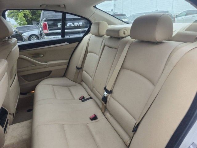 2015 BMW 5 Series 528i - Photo 14