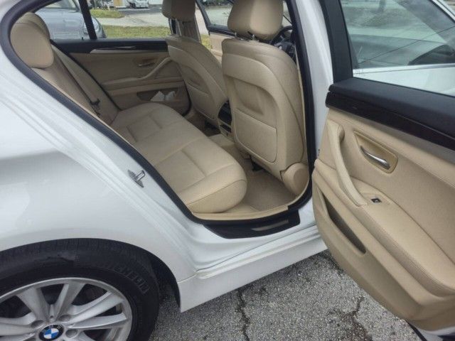 2015 BMW 5 Series 528i - Photo 15