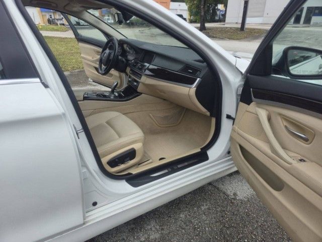 2015 BMW 5 Series 528i - Photo 16