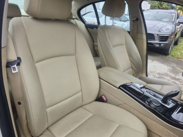 2015 BMW 5 Series 528i - Photo 18