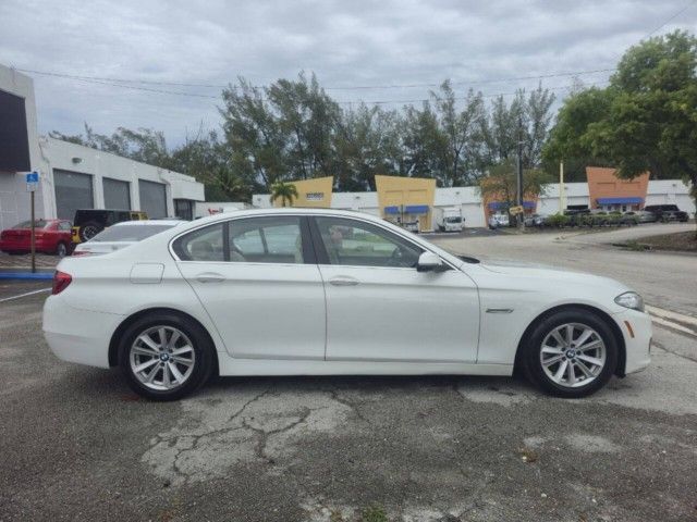 2015 BMW 5 Series 528i - Photo 8