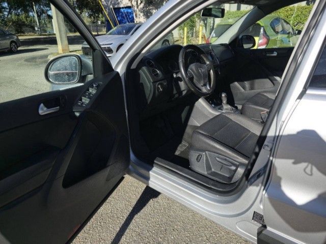2015 Volkswagen Tiguan SE - Photo 9