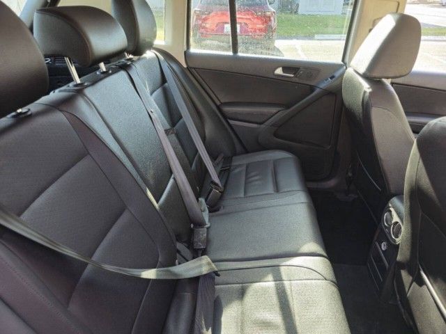 2015 Volkswagen Tiguan SE - Photo 14