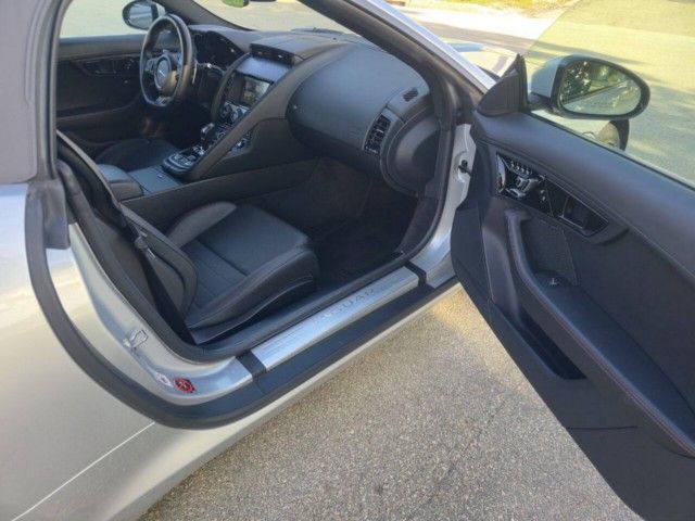 2018 Jaguar F-TYPE Base - Photo 19