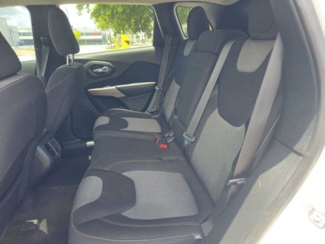 2017 Jeep Cherokee Sport Altitude - Photo 10