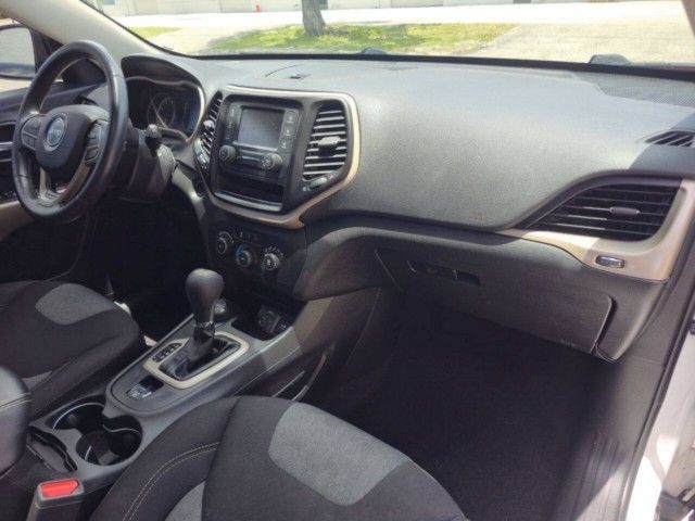2017 Jeep Cherokee Sport Altitude - Photo 14