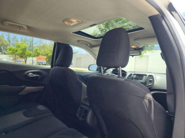 2017 Jeep Cherokee Sport Altitude - Photo 13