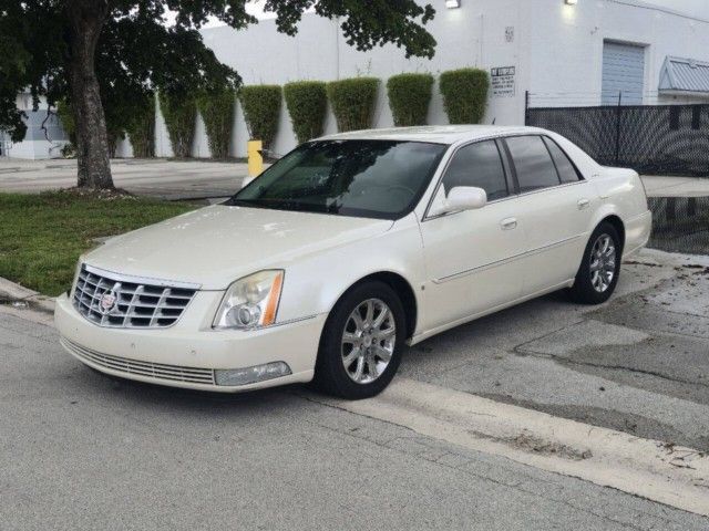 2008 Cadillac DTS 1SB's photo