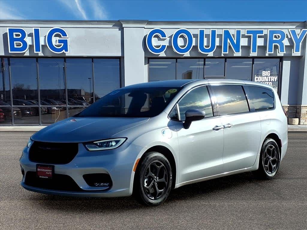 2023 Chrysler Pacifica Hybrid Touring L's photo