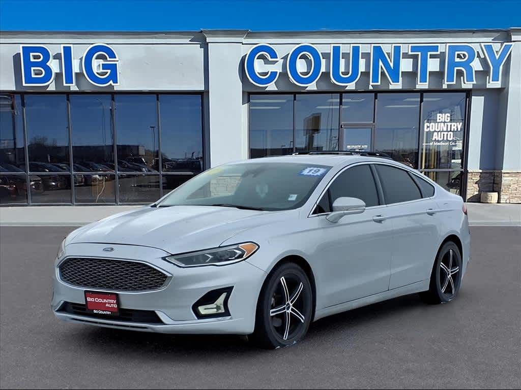 2019 Ford Fusion Hybrid Titanium's photo