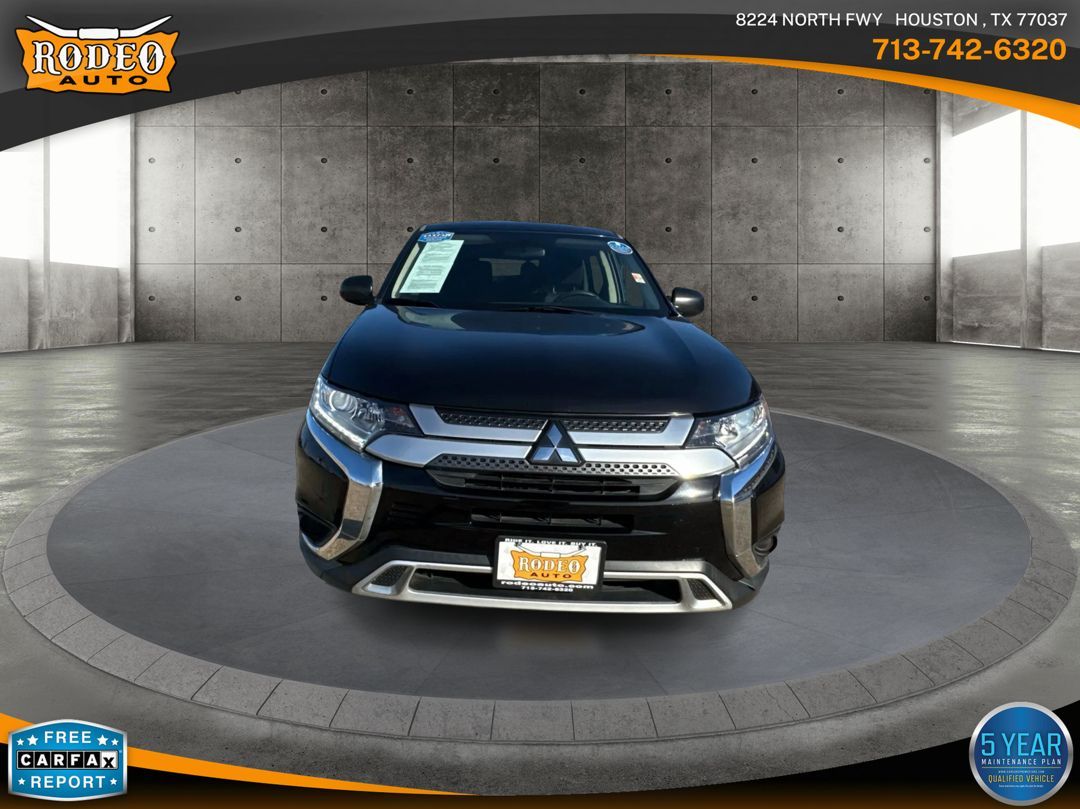 2019 Mitsubishi Outlander ES's photo