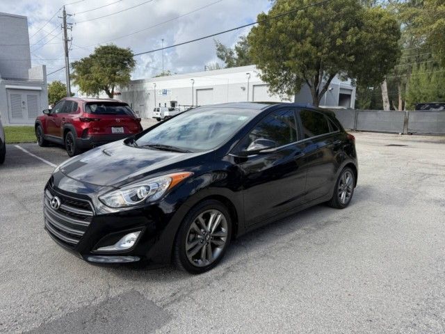 2016 Hyundai Elantra GT Base's photo