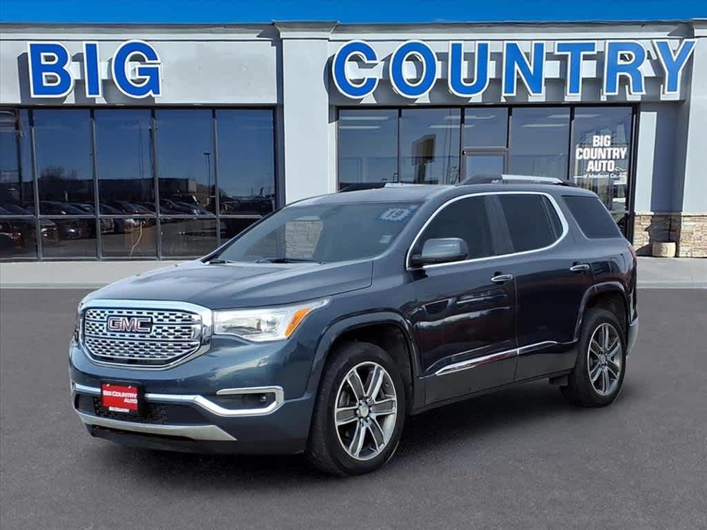 2019 GMC Acadia Denali's photo