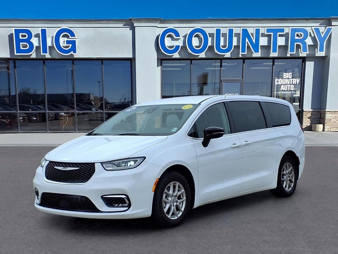 2024 Chrysler Pacifica Touring L's photo