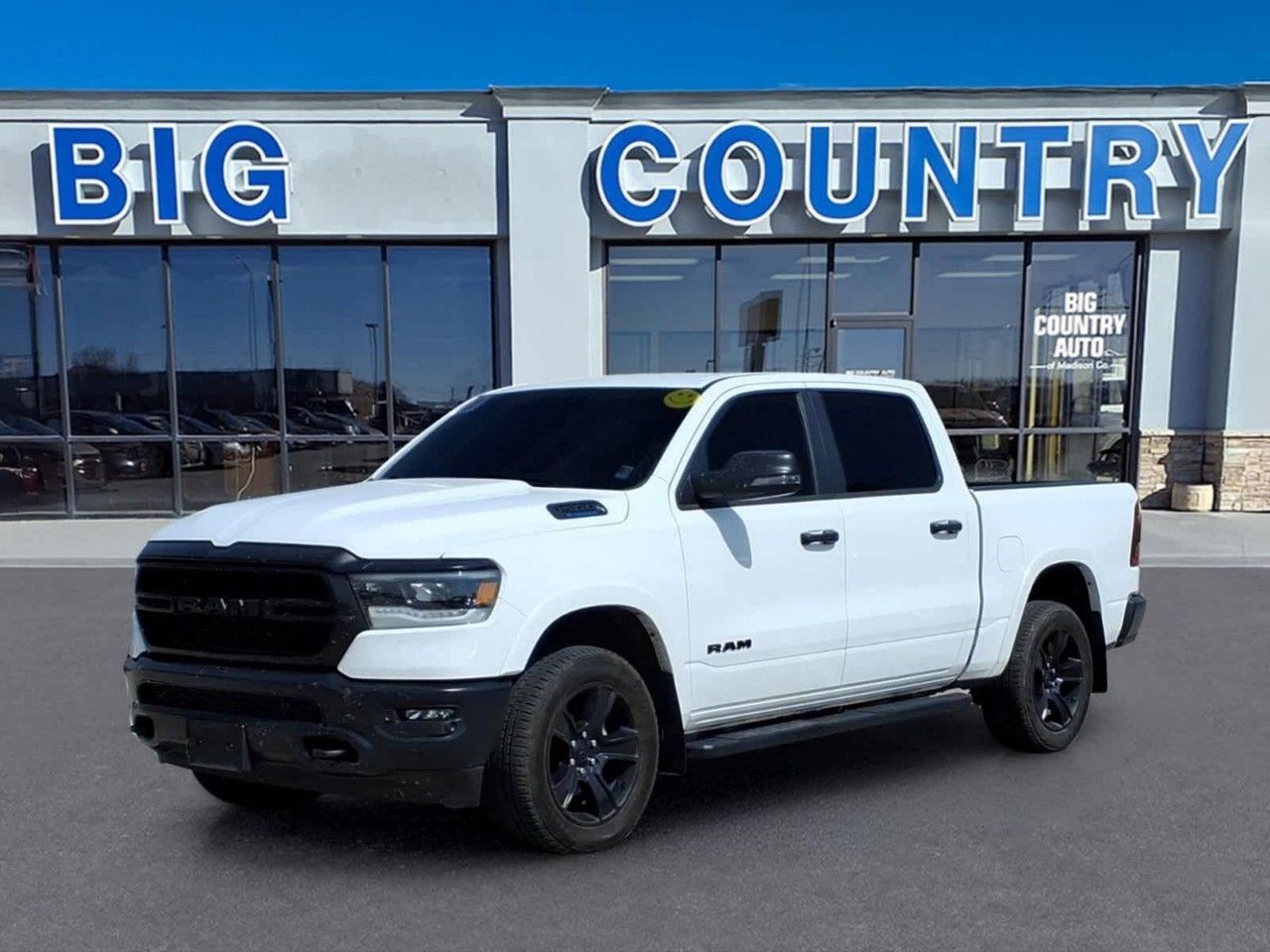 2023 RAM 1500 Big Horn/Lone Star 4x4 Crew Cab 5'7's photo